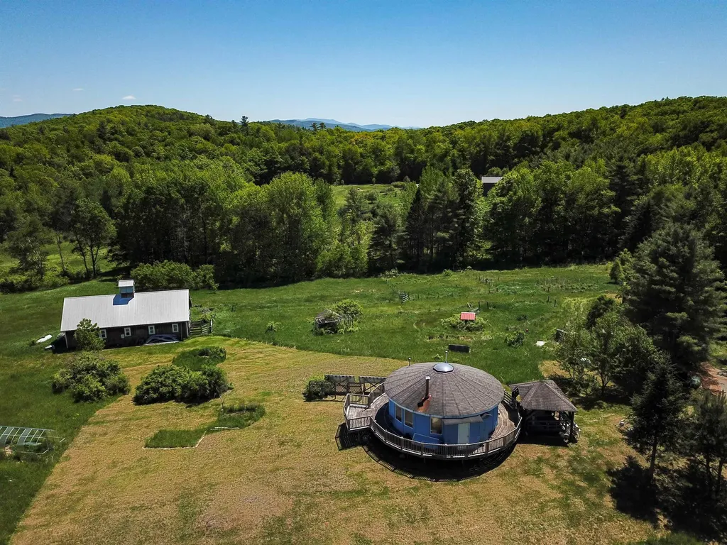 310 Sky Farm Lane Barnet VT 05821