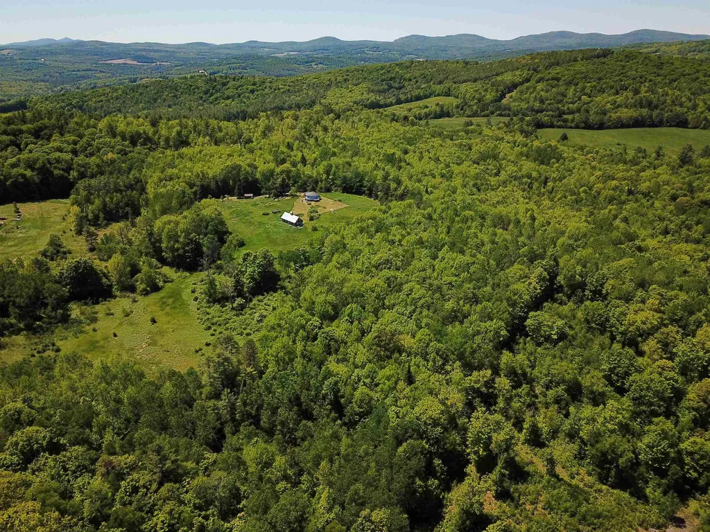 310 Sky Farm Lane Barnet VT 05821