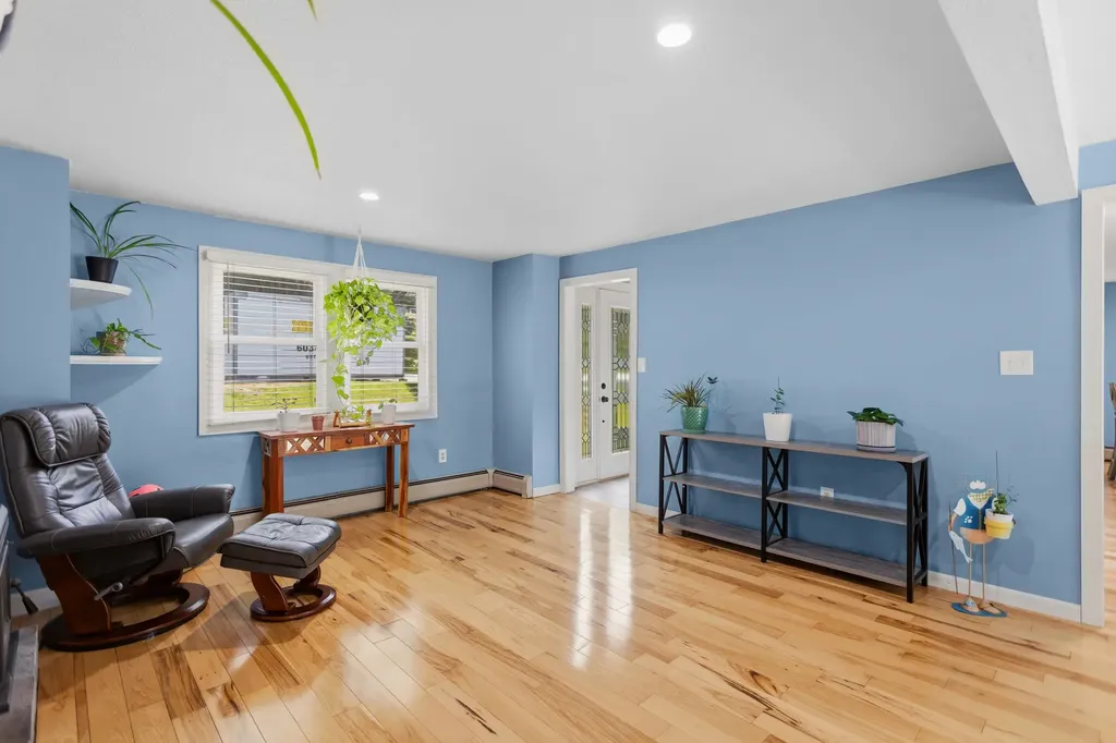 19 Claire Avenue Derry NH 03038