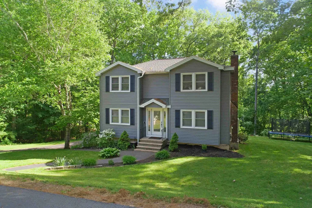 19 Claire Avenue Derry NH 03038