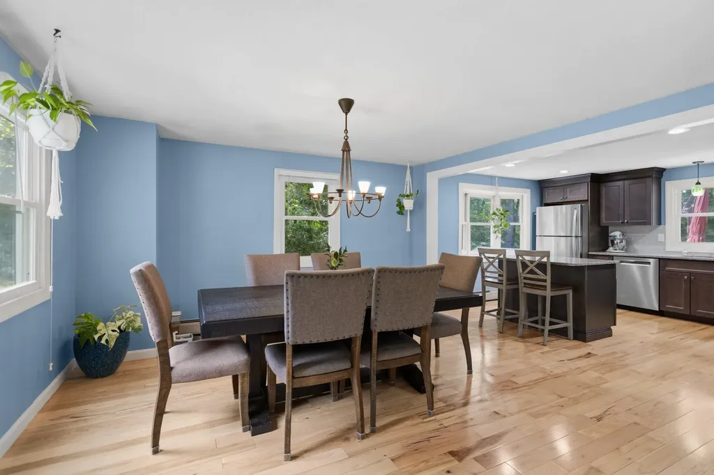 19 Claire Avenue Derry NH 03038