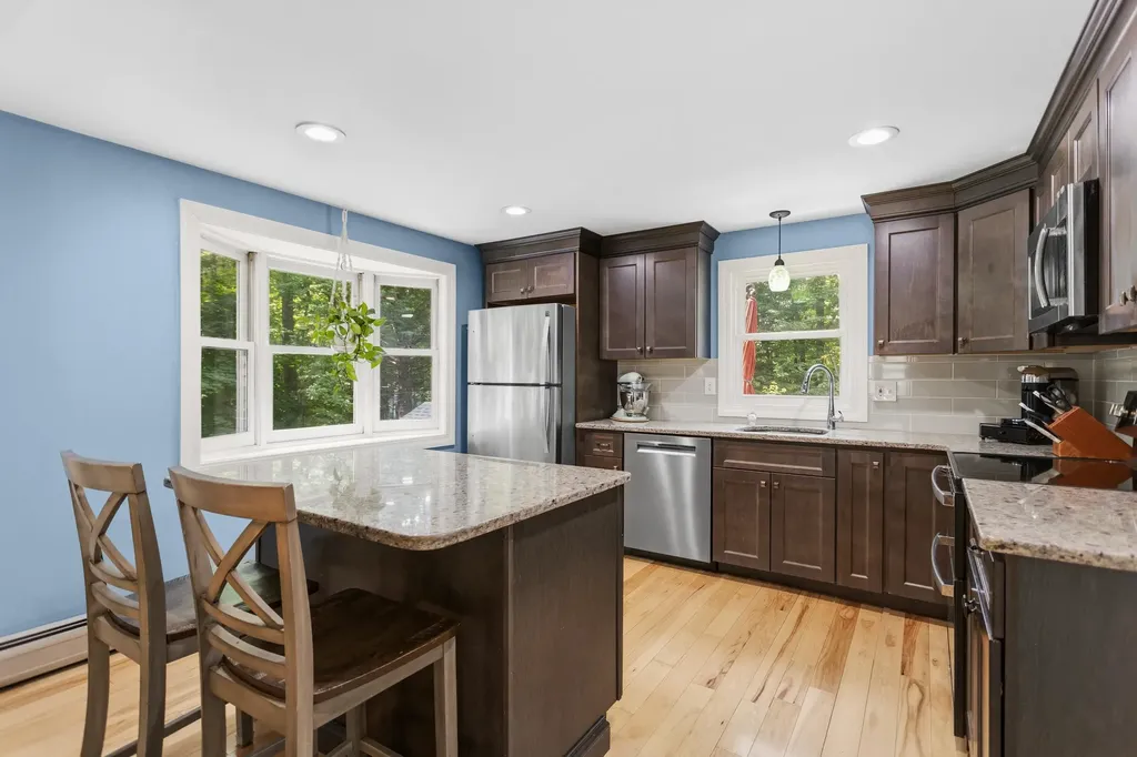 19 Claire Avenue Derry NH 03038