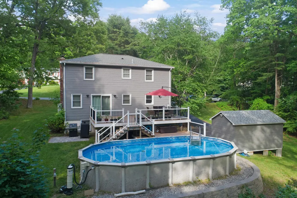 19 Claire Avenue Derry NH 03038