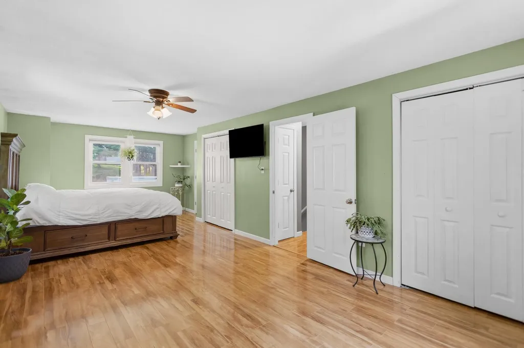 19 Claire Avenue Derry NH 03038