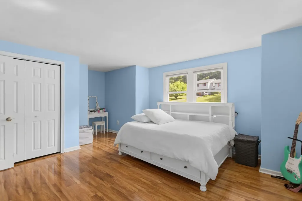 19 Claire Avenue Derry NH 03038