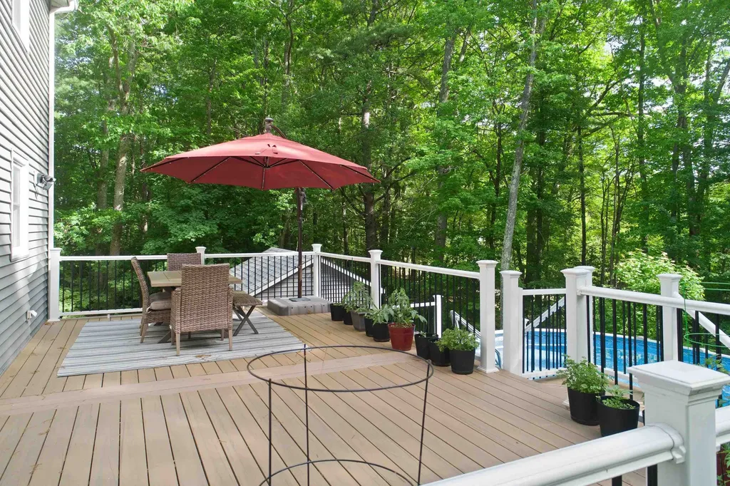 19 Claire Avenue Derry NH 03038