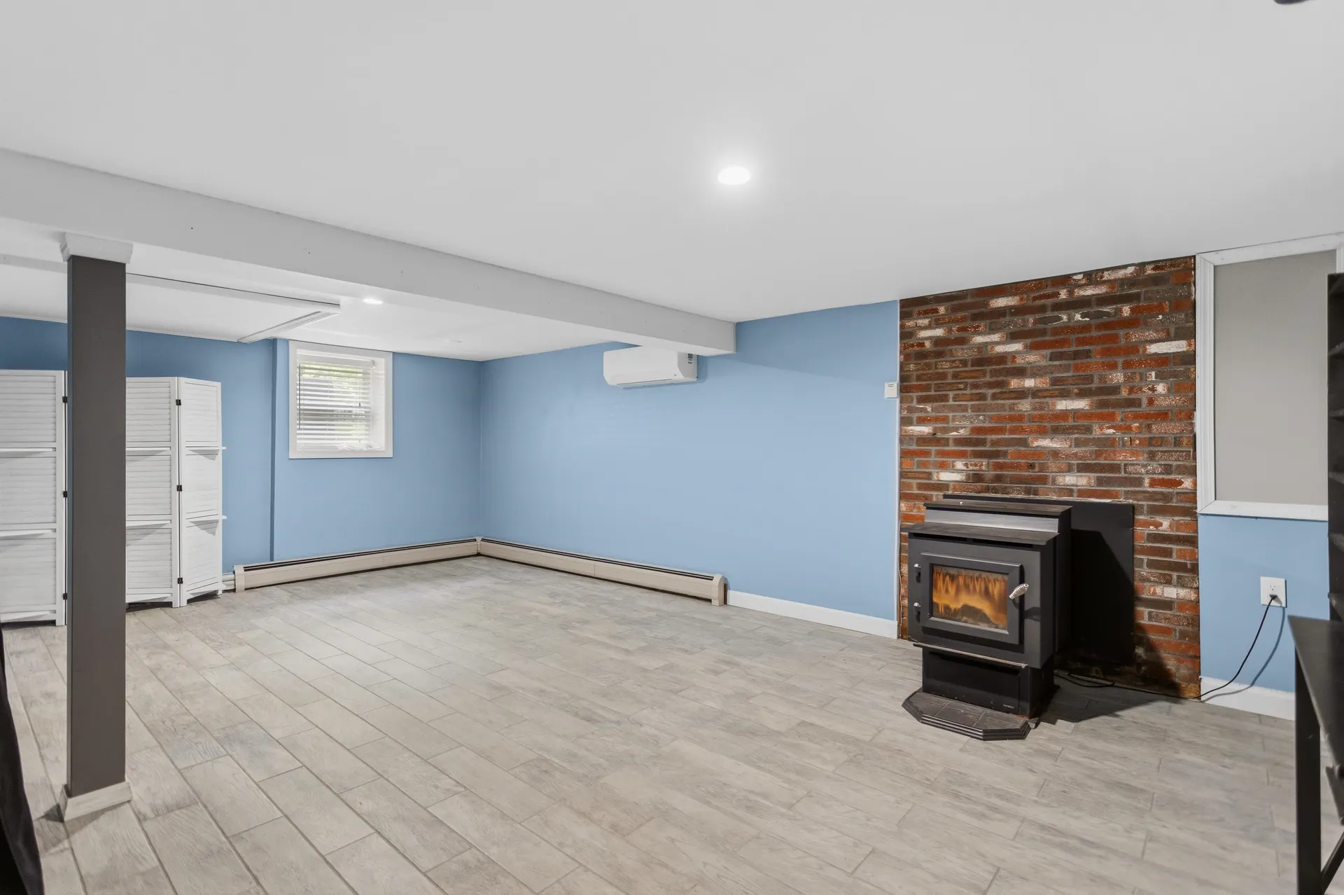 19 Claire Avenue Derry NH 03038