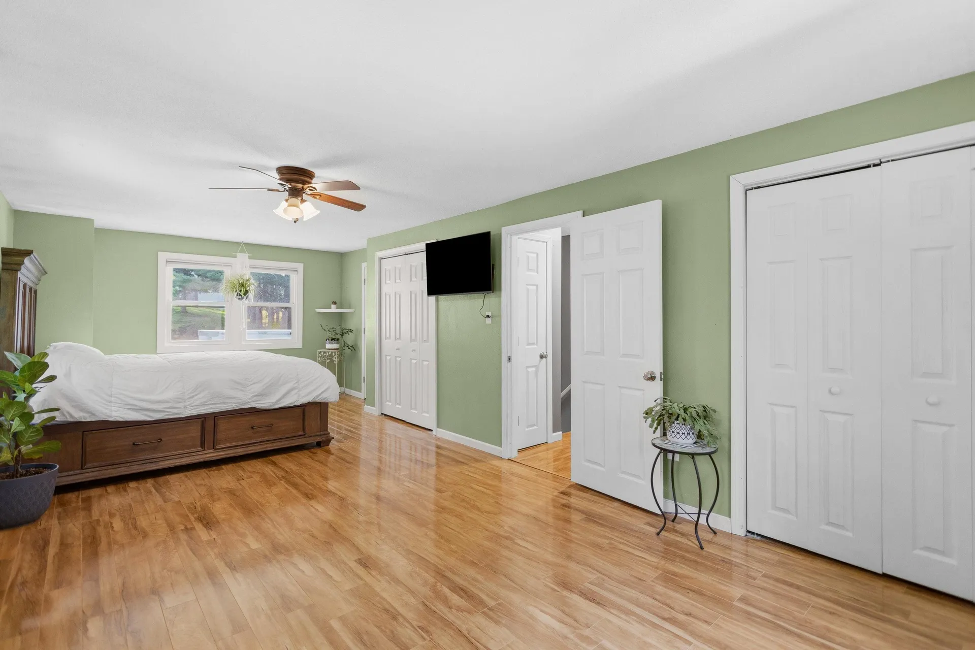 19 Claire Avenue Derry NH 03038