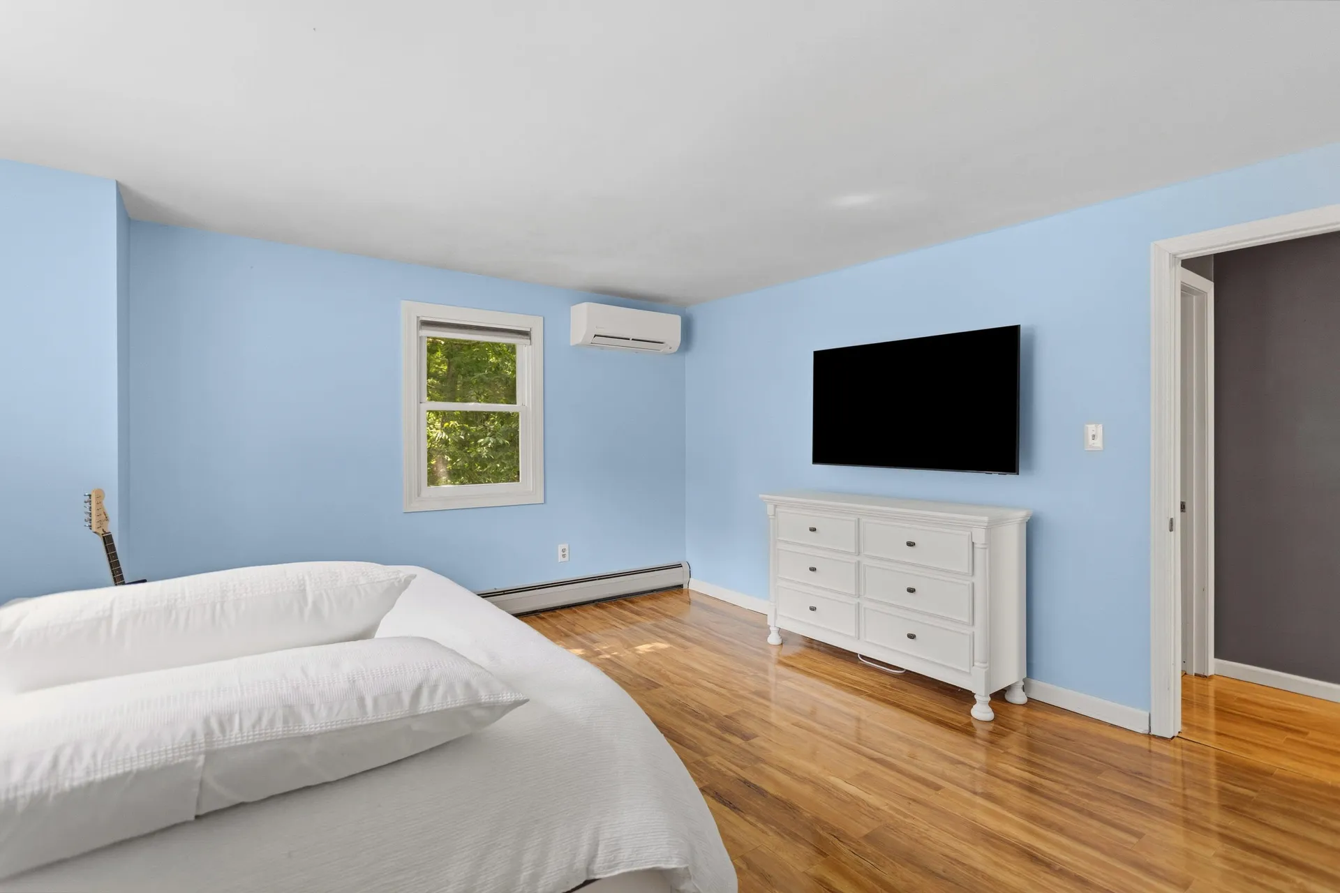 19 Claire Avenue Derry NH 03038