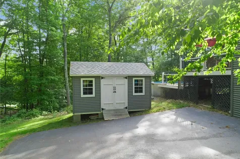 19 Claire Avenue Derry NH 03038