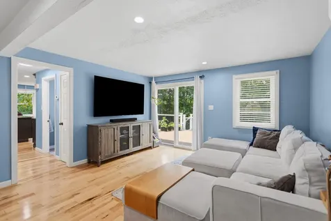 19 Claire Avenue Derry NH 03038
