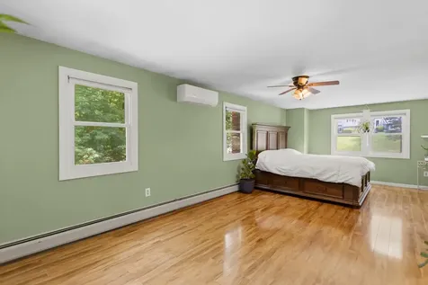 19 Claire Avenue Derry NH 03038
