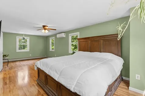 19 Claire Avenue Derry NH 03038