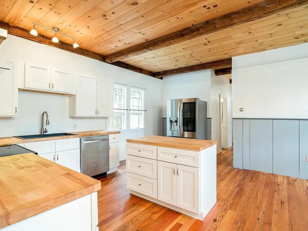 193 New Durham Road Alton NH 03809