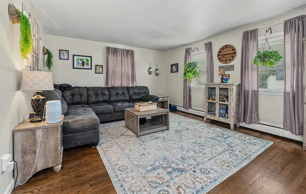213 Bourne Street Manchester NH 03013