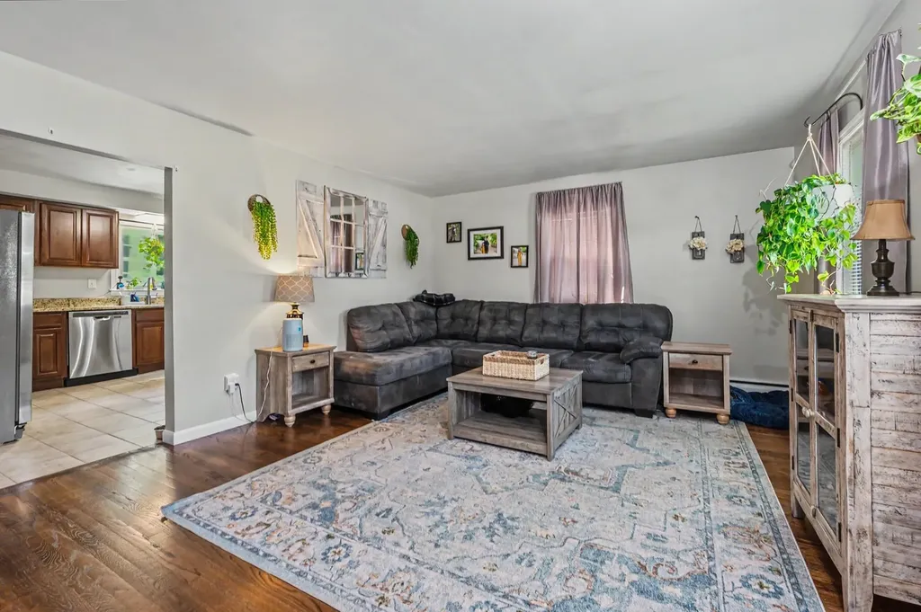 213 Bourne Street Manchester NH 03013