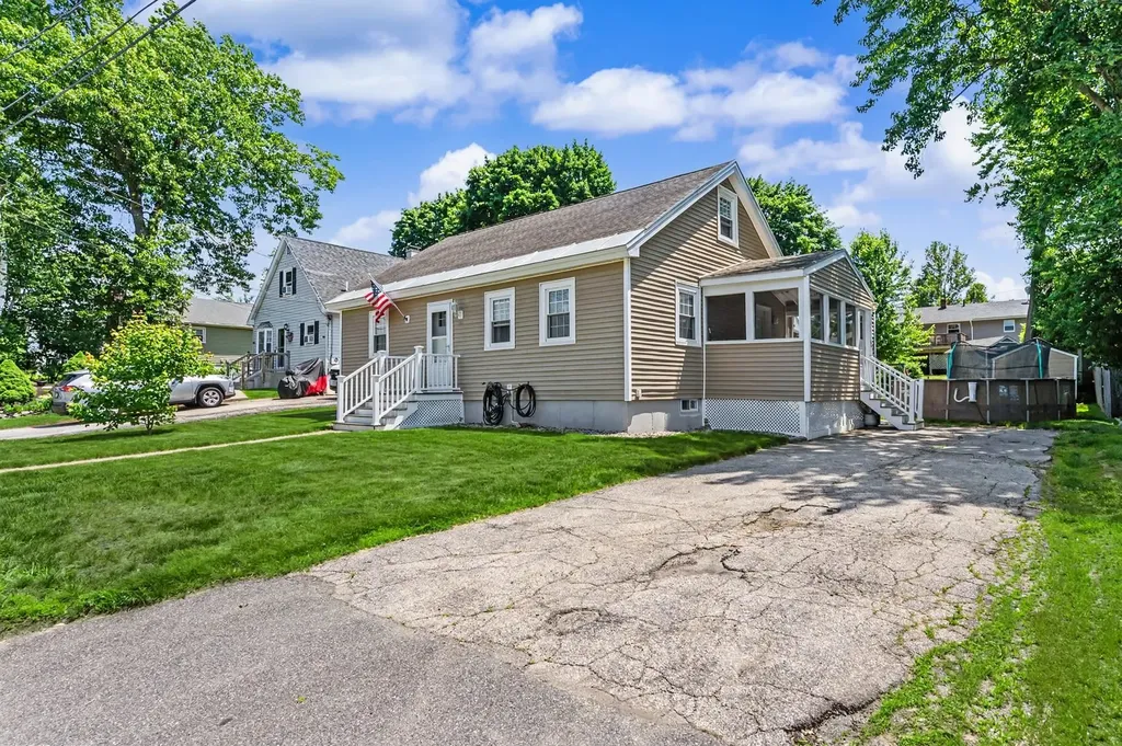 213 Bourne Street Manchester NH 03013