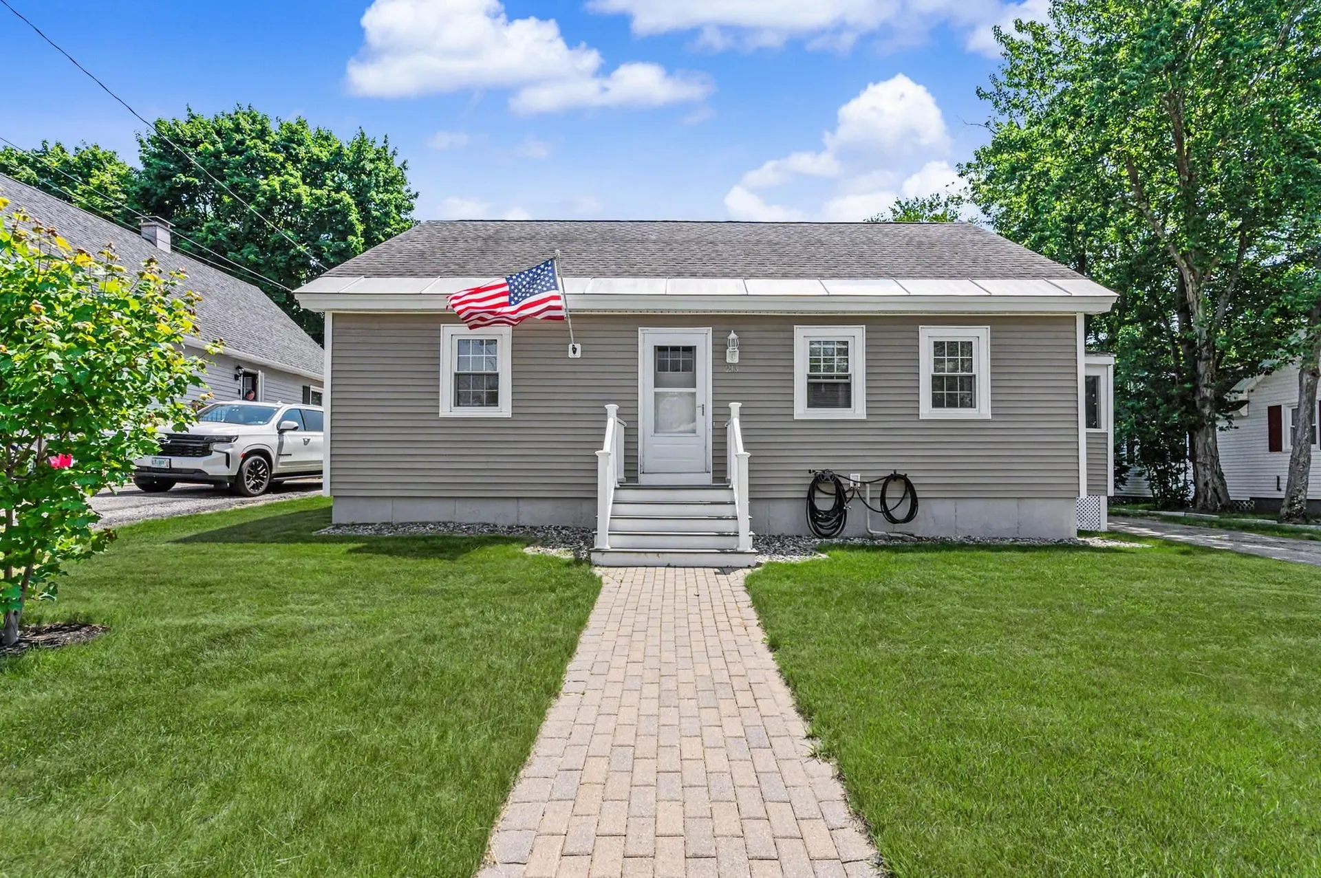 213 Bourne Street Manchester NH 03013