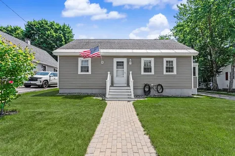 213 Bourne Street Manchester NH 03013