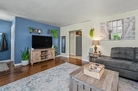 213 Bourne Street Manchester NH 03013