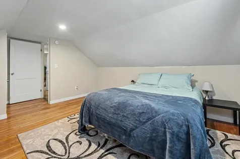 213 Bourne Street Manchester NH 03013