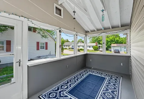 213 Bourne Street Manchester NH 03013