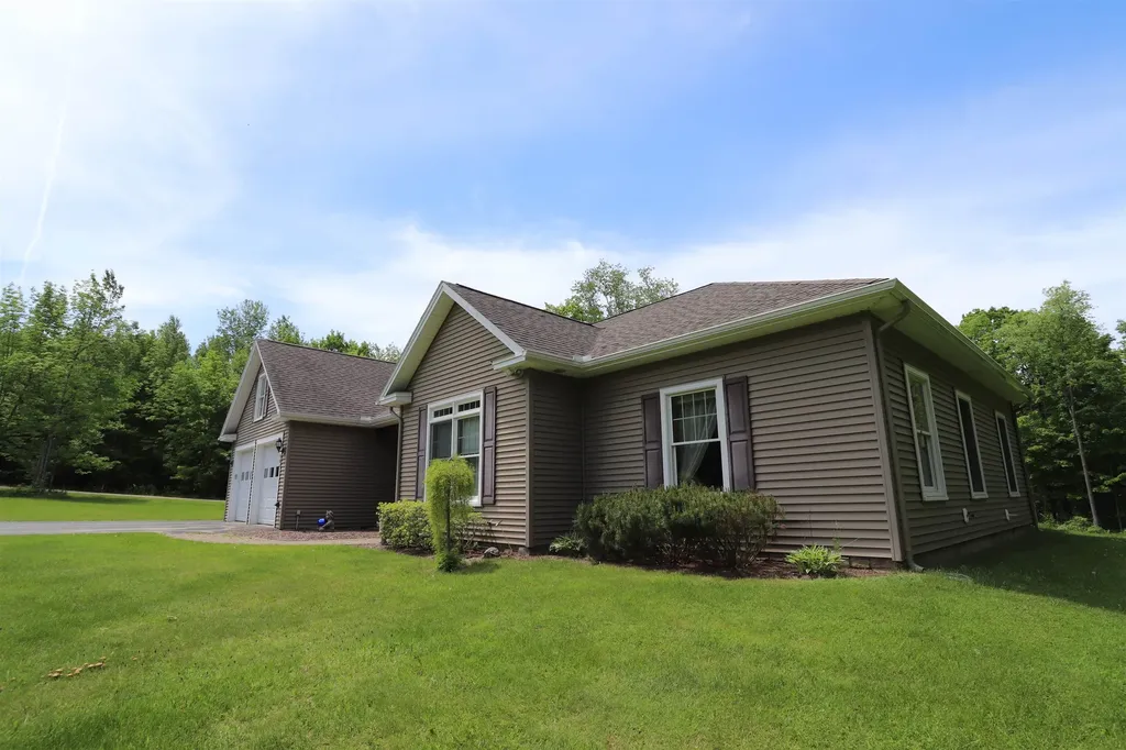 905 Dairninaka Drive Derby VT 05829