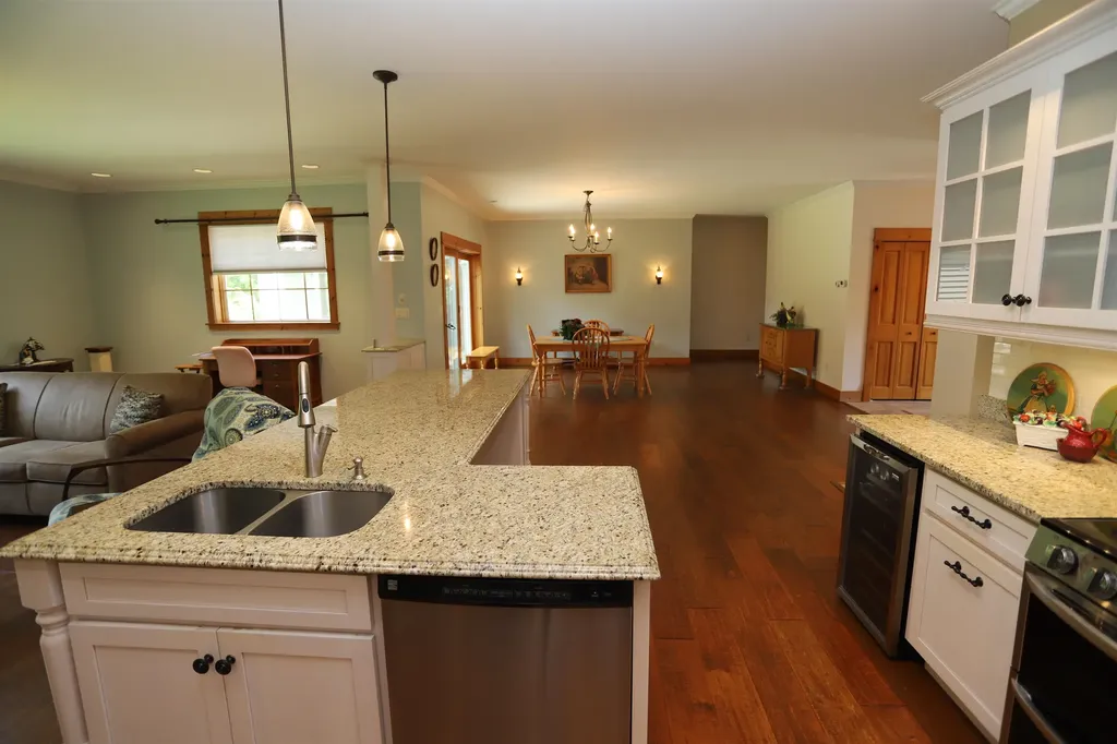 905 Dairninaka Drive Derby VT 05829