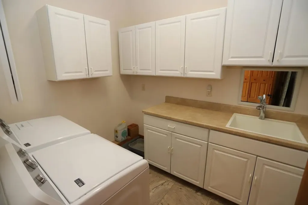 905 Dairninaka Drive Derby VT 05829
