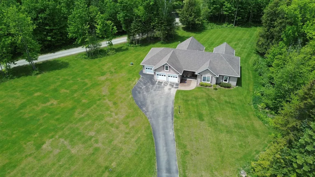 905 Dairninaka Drive Derby VT 05829