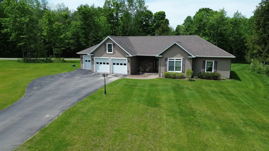 905 Dairninaka Drive Derby VT 05829