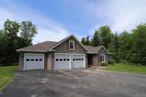905 Dairninaka Drive Derby VT 05829