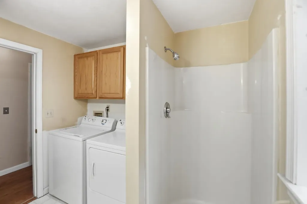 27 Saint John Lane Hampstead NH 03841