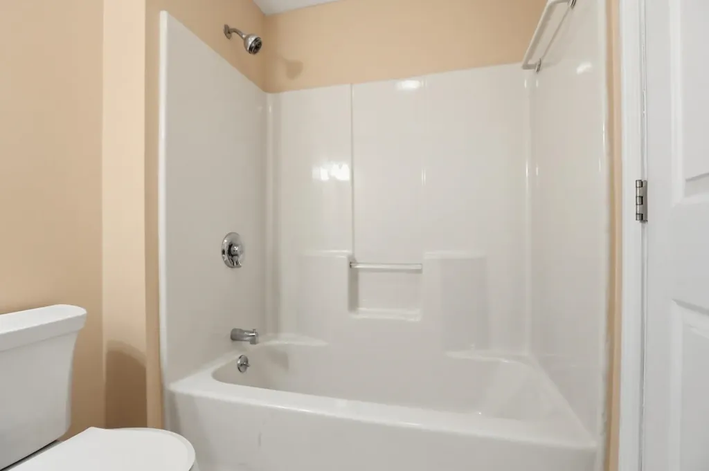 27 Saint John Lane Hampstead NH 03841
