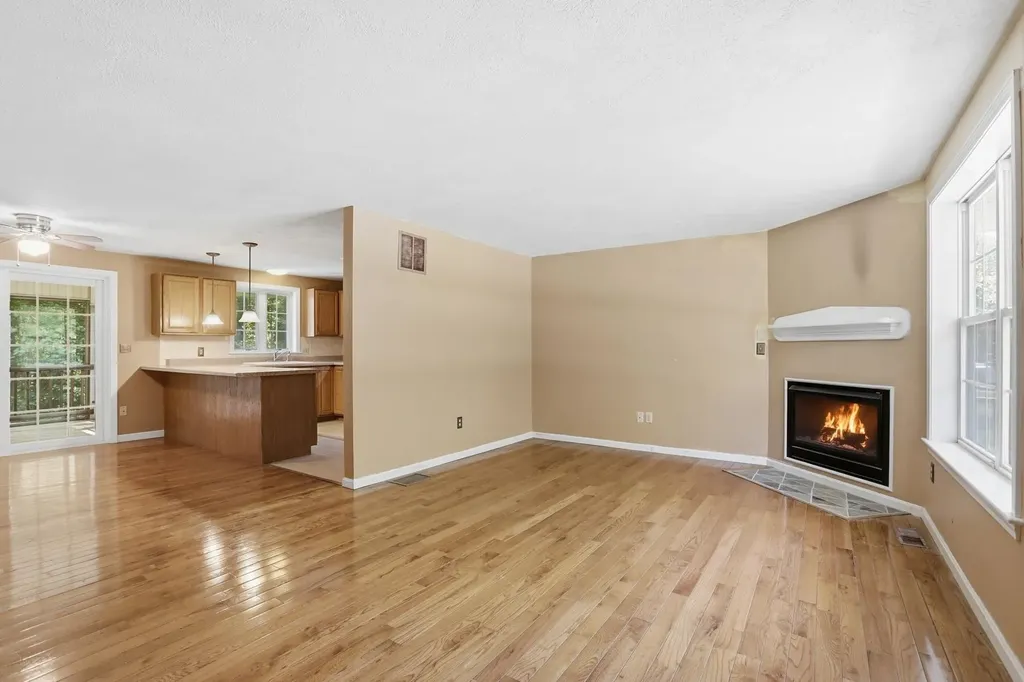 27 Saint John Lane Hampstead NH 03841