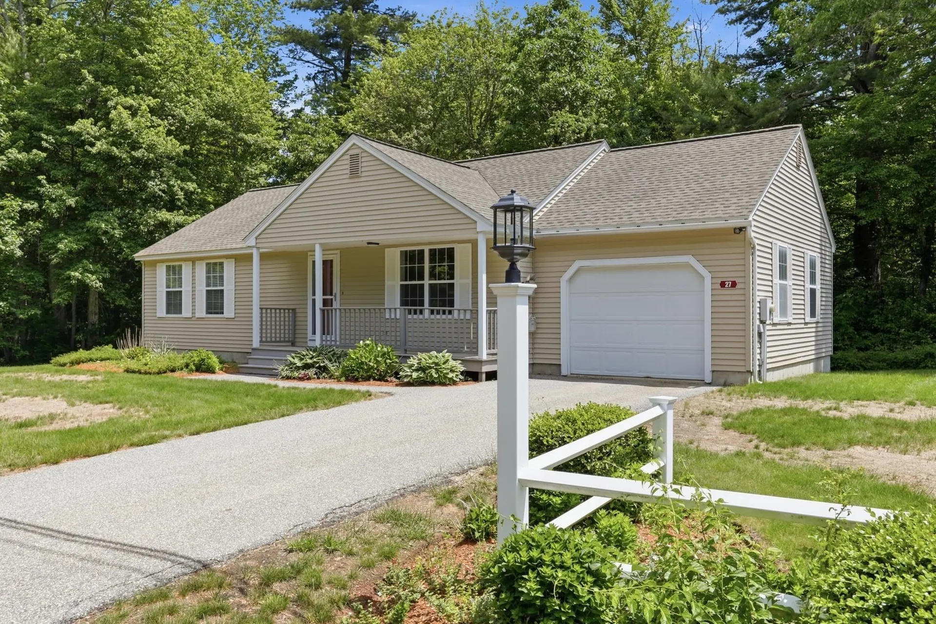 27 Saint John Lane Hampstead NH 03841