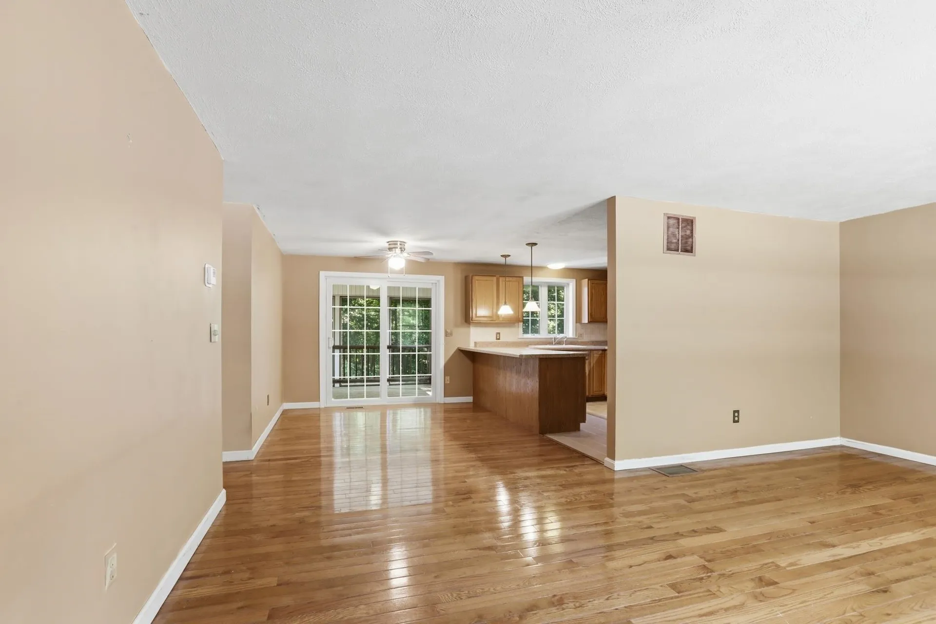 27 Saint John Lane Hampstead NH 03841