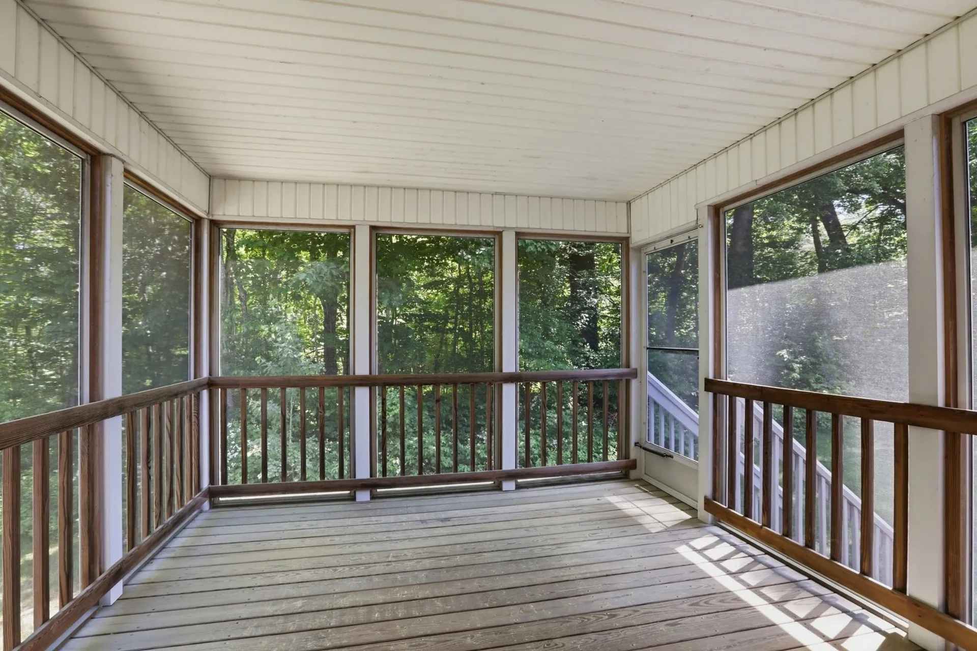 27 Saint John Lane Hampstead NH 03841