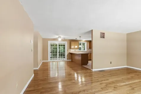 27 Saint John Lane Hampstead NH 03841