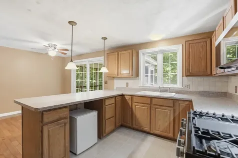 27 Saint John Lane Hampstead NH 03841