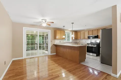 27 Saint John Lane Hampstead NH 03841
