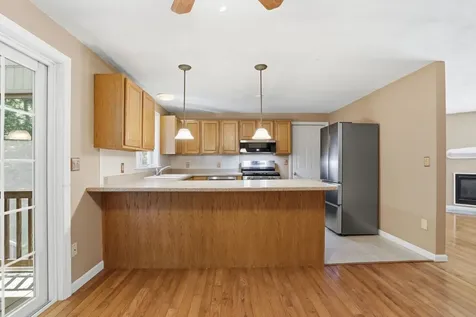 27 Saint John Lane Hampstead NH 03841