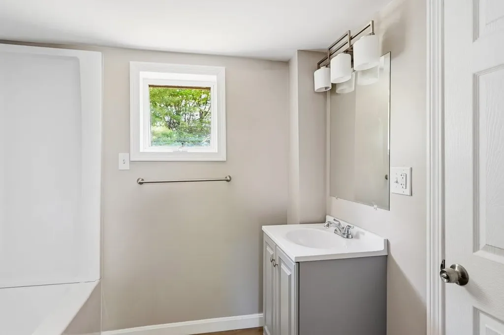 78 Crowhill Road Rochester NH 03868