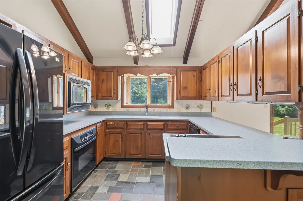 1572 Skyline Drive Weathersfield VT 05156