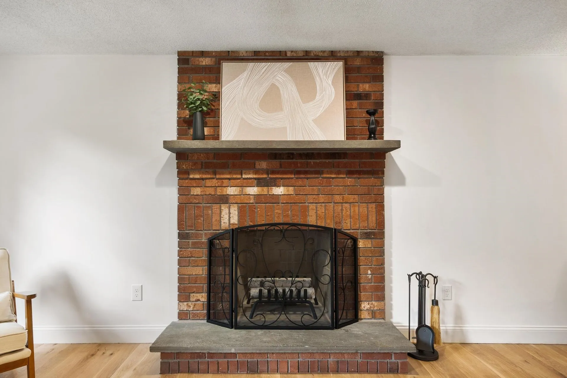 6 Finch Circle Londonderry NH 03053