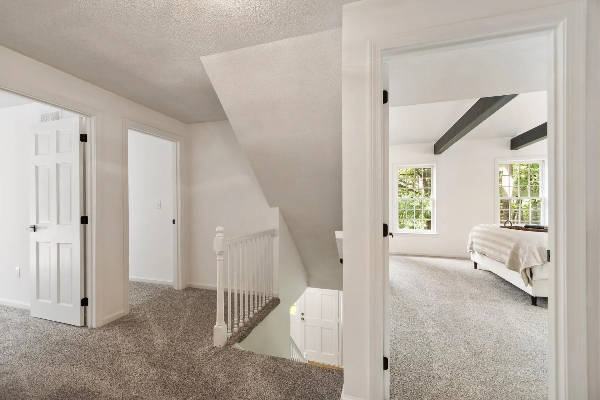 6 Finch Circle Londonderry NH 03053