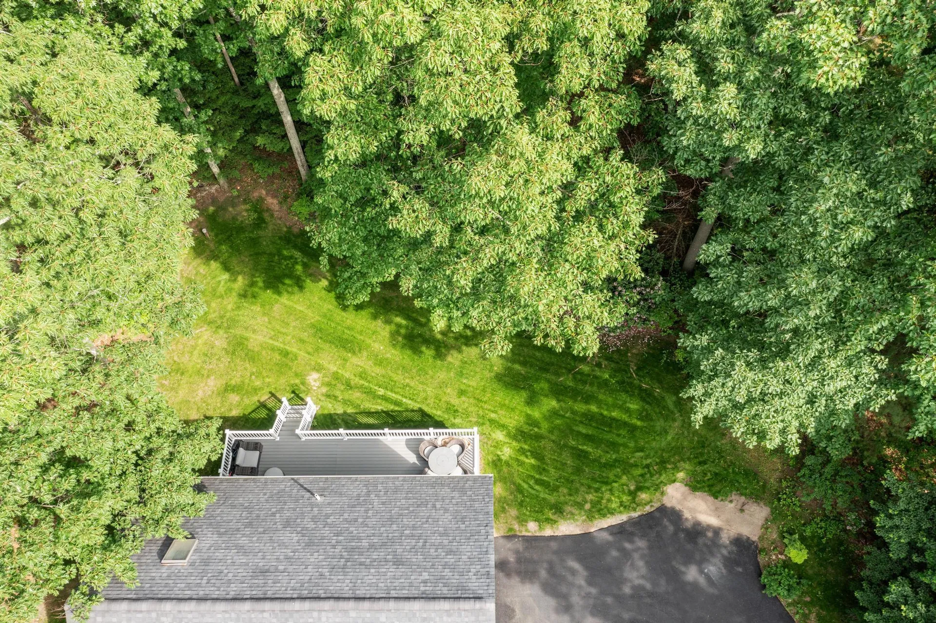 6 Finch Circle Londonderry NH 03053