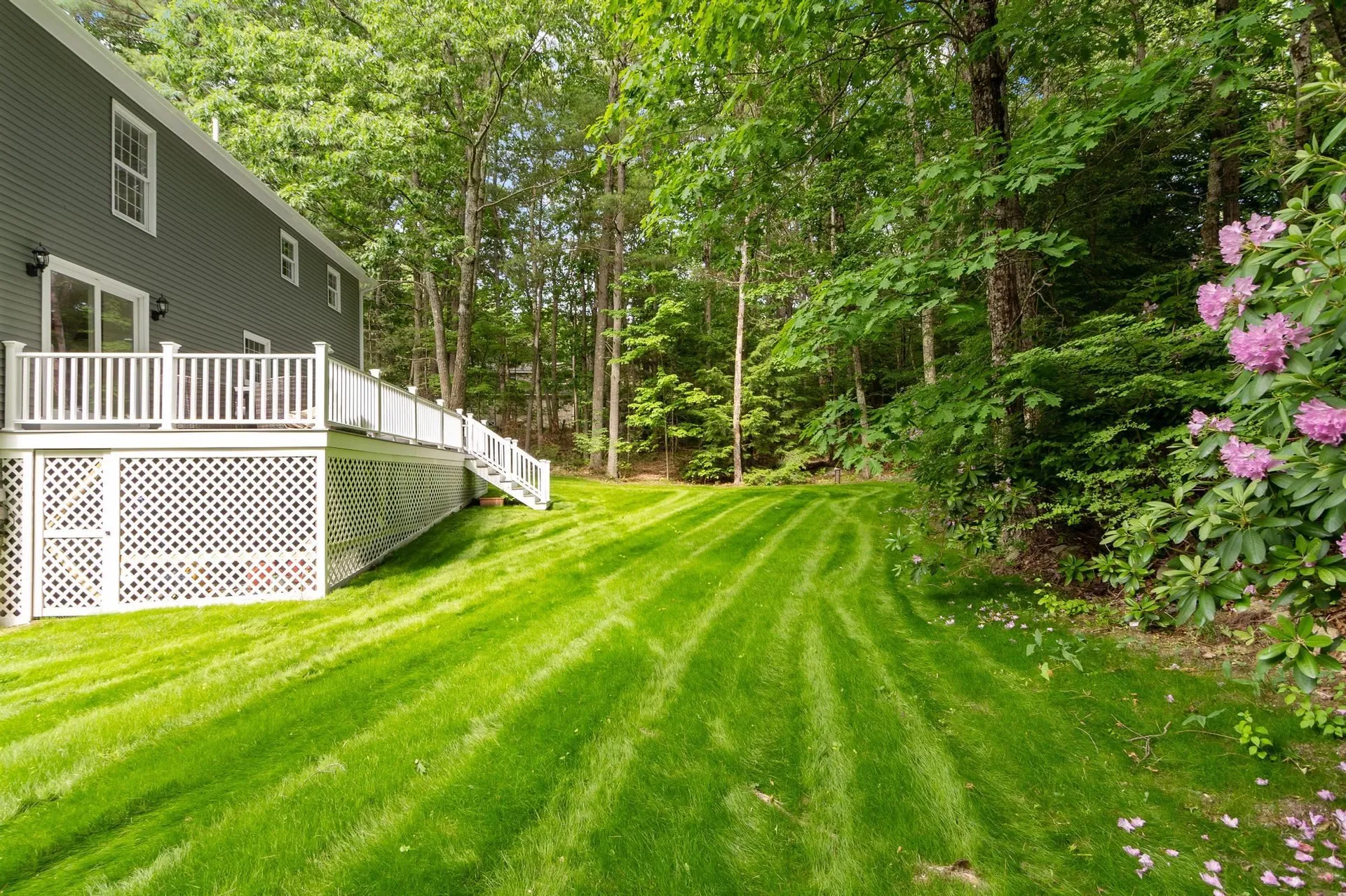 6 Finch Circle Londonderry NH 03053