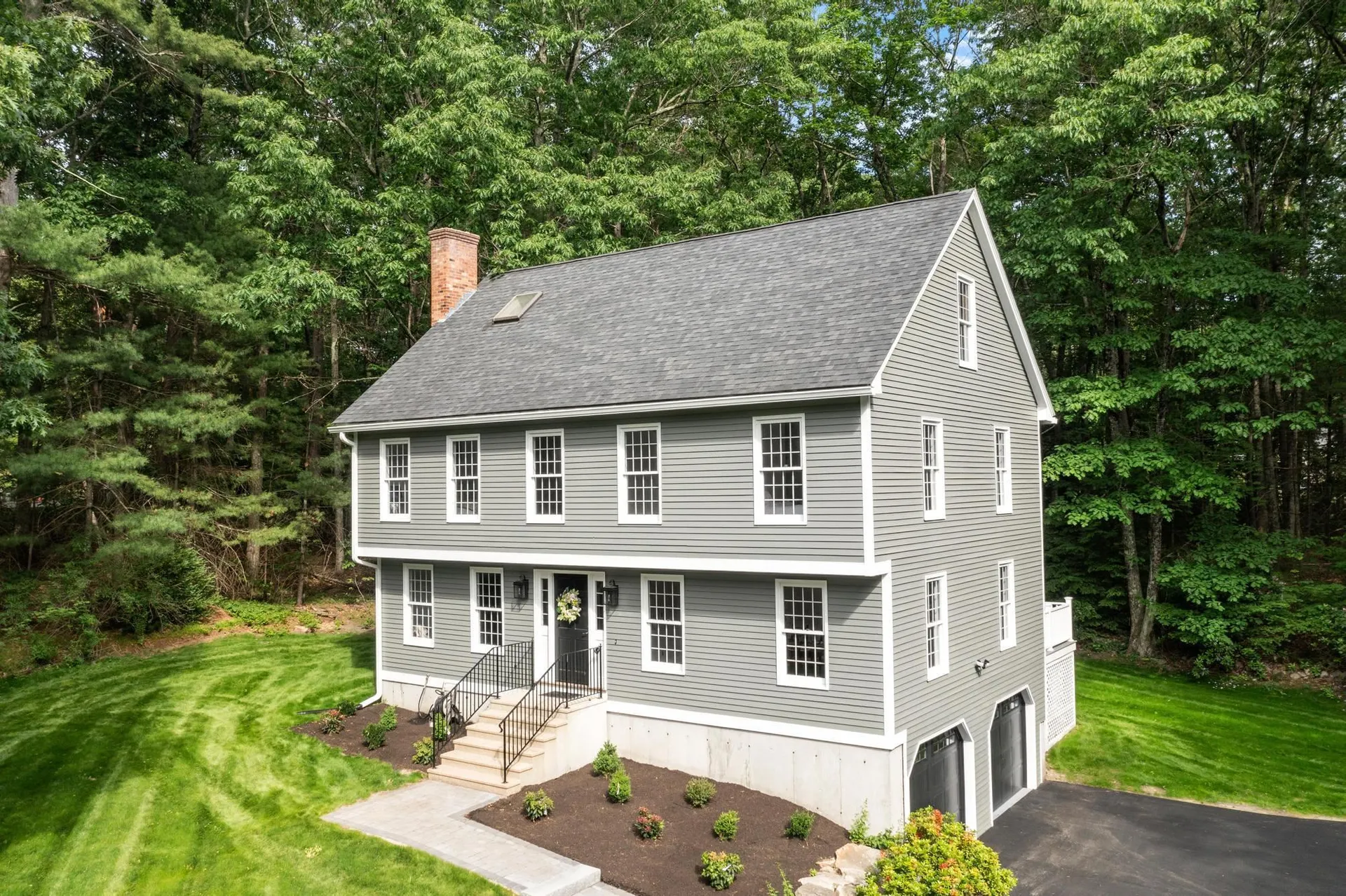6 Finch Circle Londonderry NH 03053