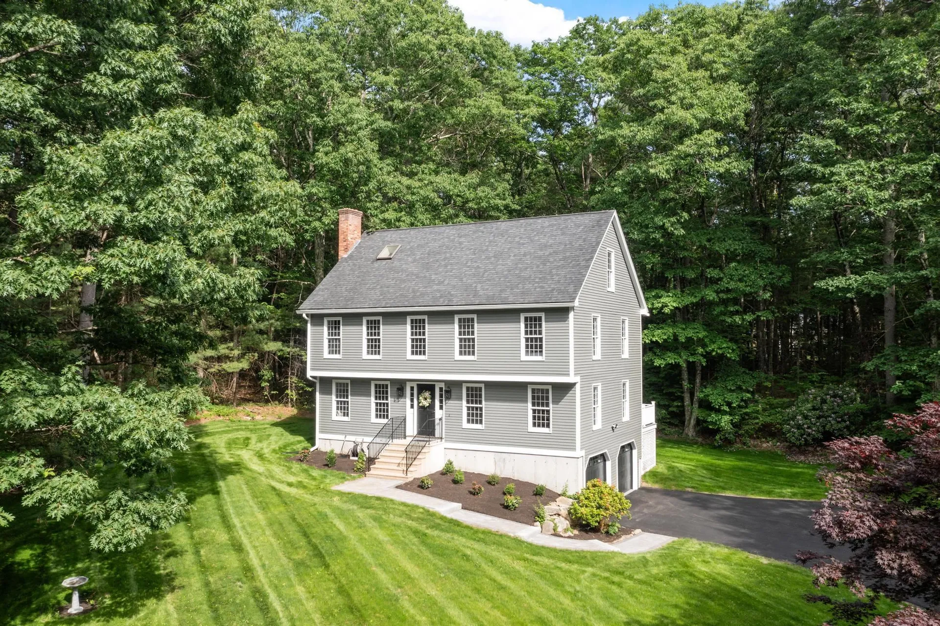 6 Finch Circle Londonderry NH 03053